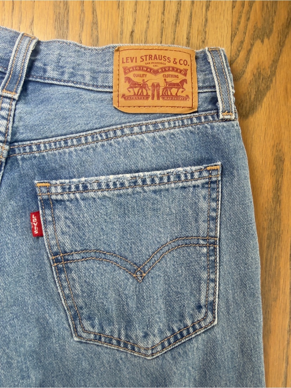 Levi's 501 '90s Ankle Jeans in a medium wash blue - size 25 - Picture 5 of 6